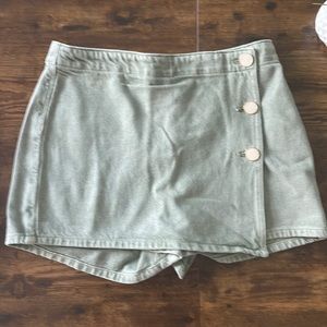 Zara Jean Skort in Medium NWOT